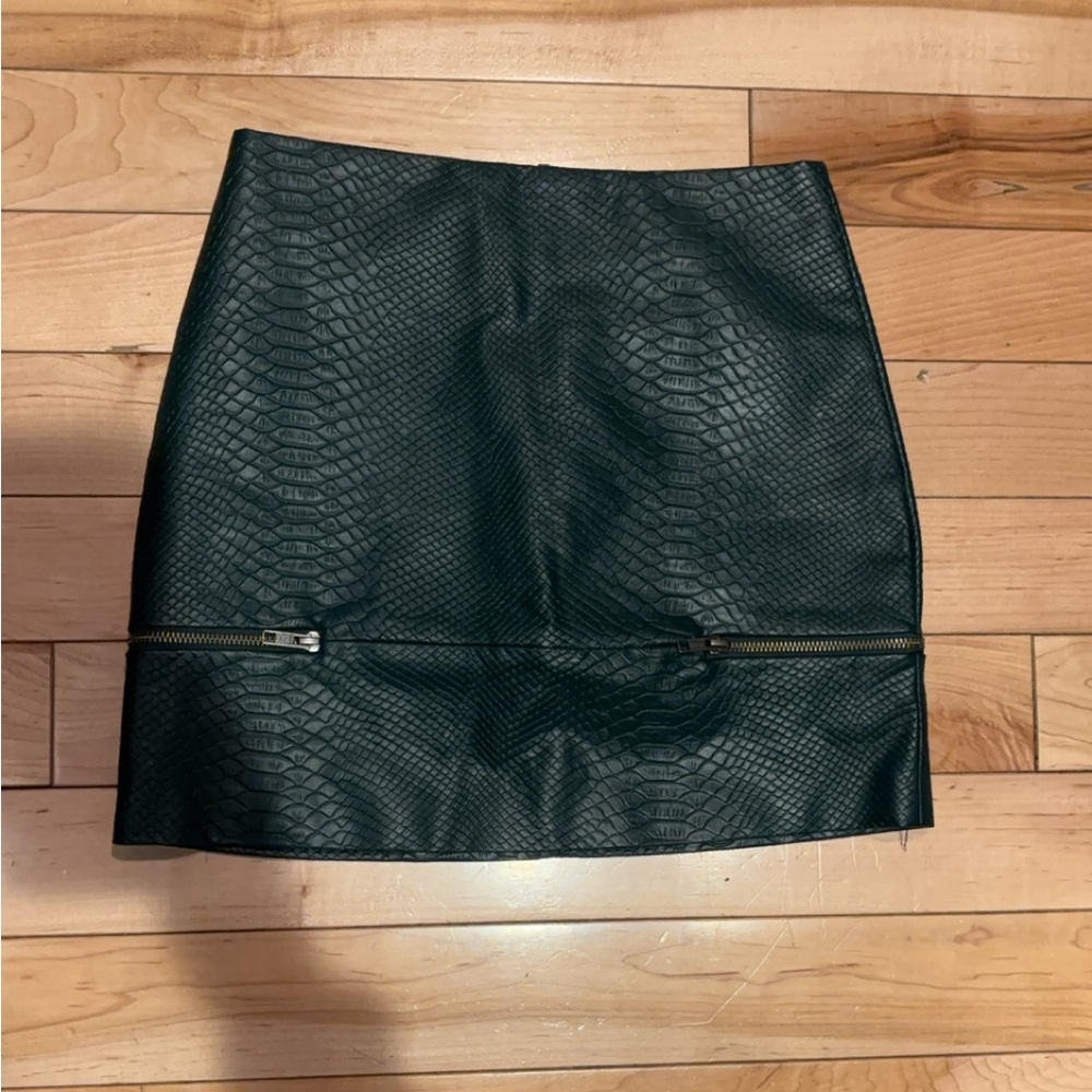 LOVERS AND FRIENDS GOOD TO BE BAD MINI SKIRT - Picture 2 of 5